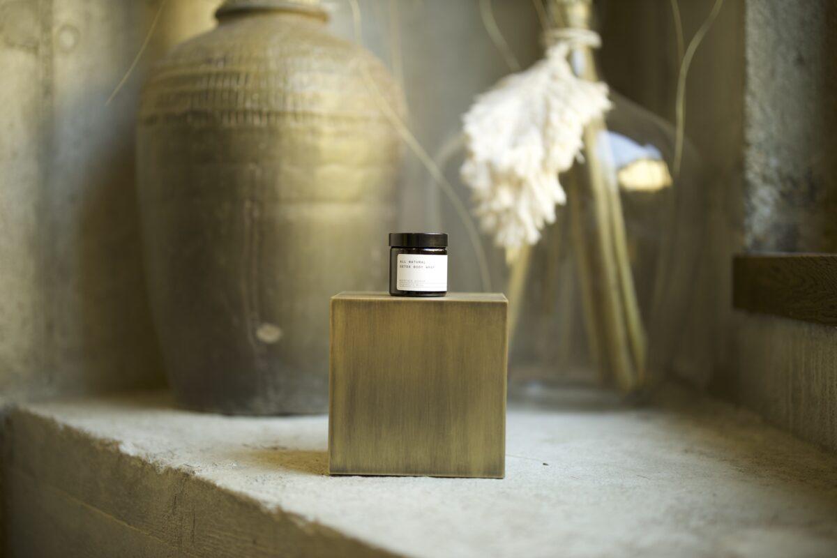 Frill-free natural cosmetics in hotels