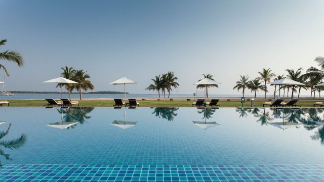 Start your sustainable diving tour at Amaya beach just behind the pool.