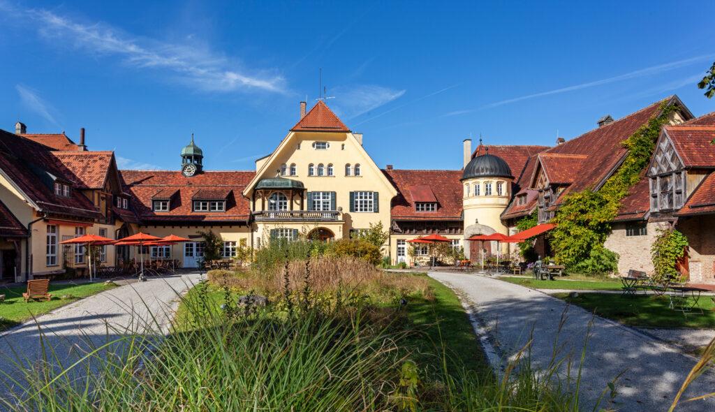 Exterior view of Gut Sonnenhausen in summer