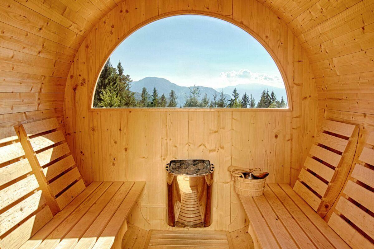 Barrel sauna with a view of the South Tyrolean mountains