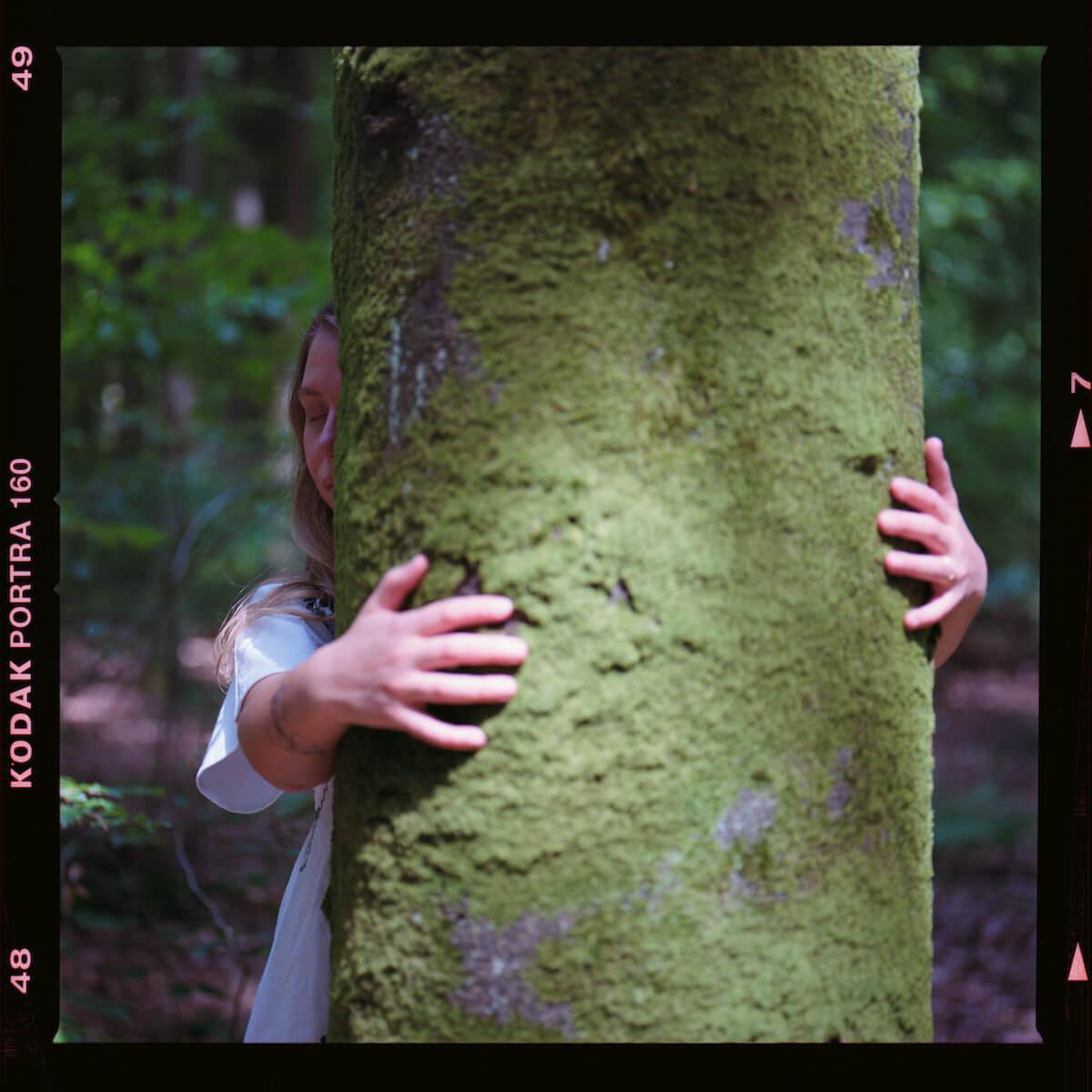 Forest Bathing Lara © Roman Dachsel www.romandachsel.com