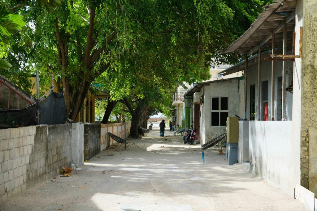 Local village scene of Dhiffushi during afternoon time. Von peacefoo