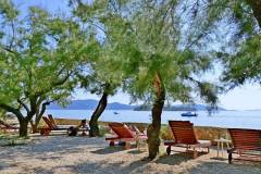 Echte Entspannung auf der Insel - anstatt aufs Handy zu blicken, kannst du eine Schiffstour zum Delfine-Beobachten buchen. ©Hotel Korinjak