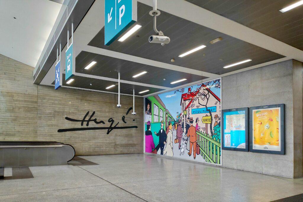 Tintin-Wall on the train station in brussles - here you can go with a sleeper train to discover Europe in a sustainable way