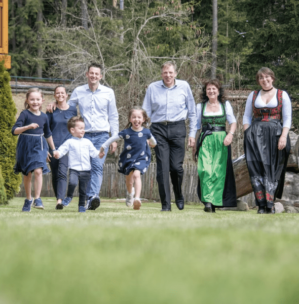 Rinner family photo: parents Paul and Resi Rinner, children Manfred and Karin Rinner and grandchildren