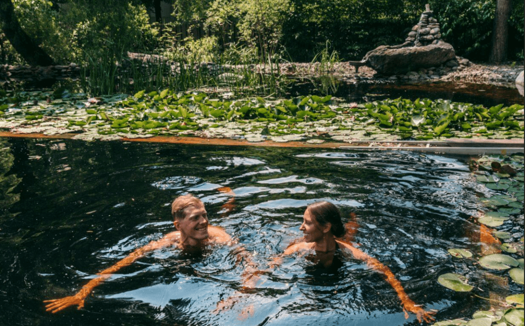Swimming in a natural bathing pond - a sustainable alternative to a pool